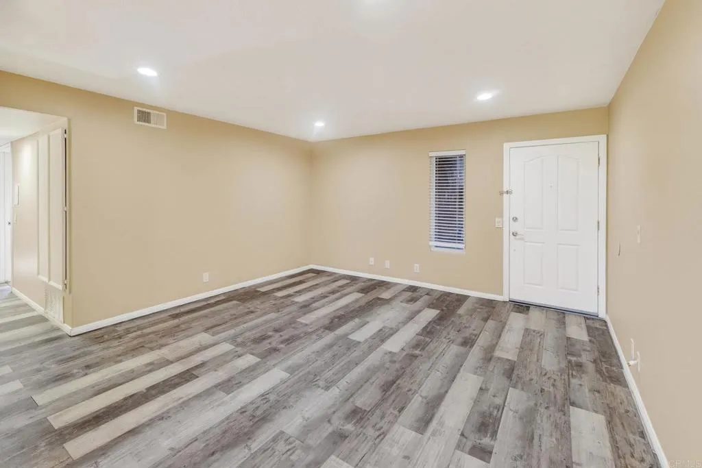 Photo #12: NDP2601437 Listing: Photo #12