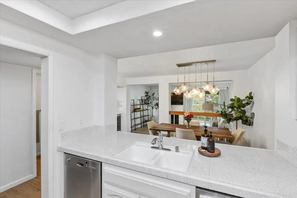 Photo #8: NDP2601441 Listing: Photo #8