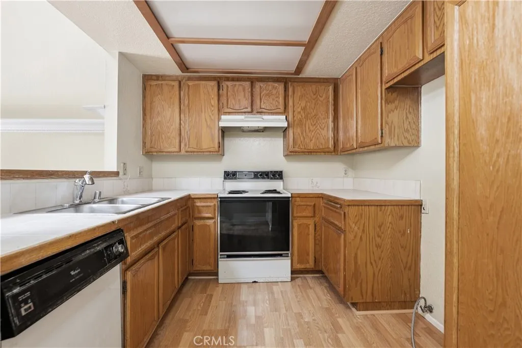 https://cdn.realtyfeed.com/cdn/127/306643737/d6ed300eed2ca1bf3ccbd948c0b9f5bb.webp