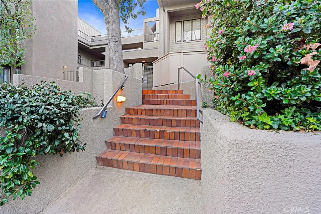 1310 E Orange Grove Unit 103, Pasadena, CA 91104 - Photo 3 of 22, Pasadena, CA