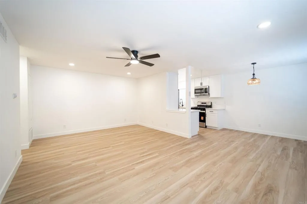 https://cdn.realtyfeed.com/cdn/127/306643834/331f57e0329313b2531ad5489b5b2faf.webp