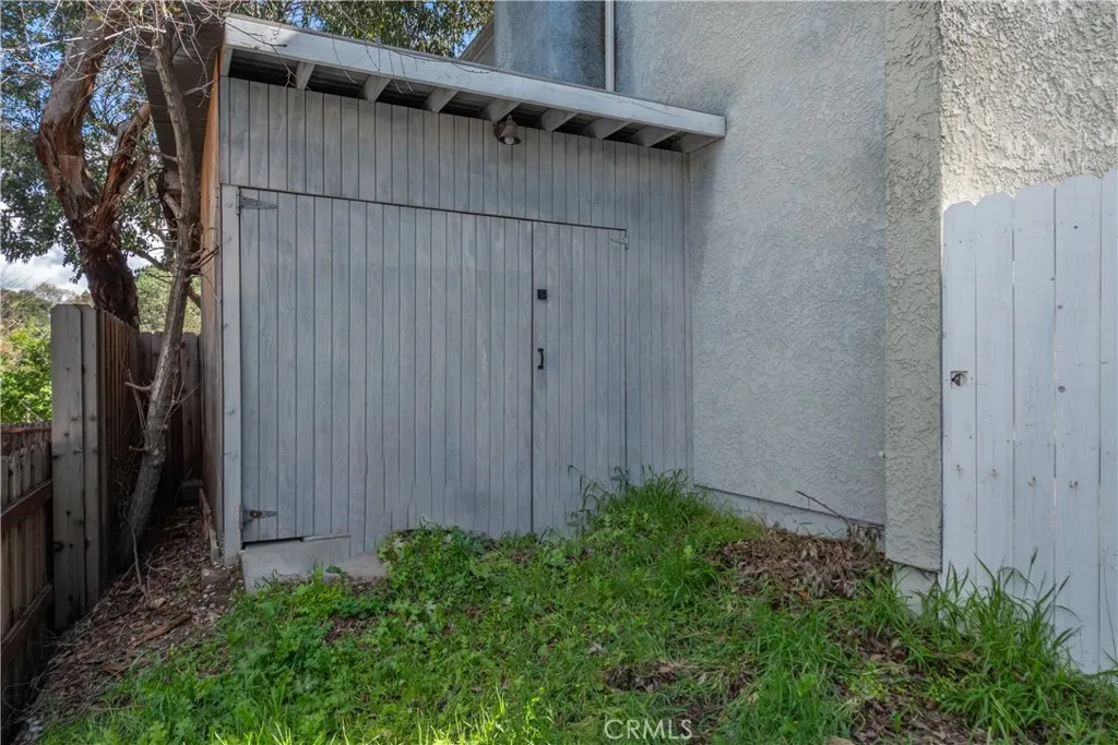 6143 Wisteria Street