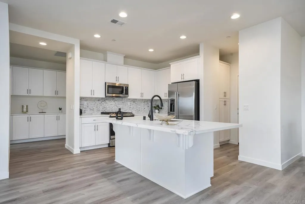 https://cdn.realtyfeed.com/cdn/127/306643899/029f80f527559c36f6cd2b4fed94daf1.webp