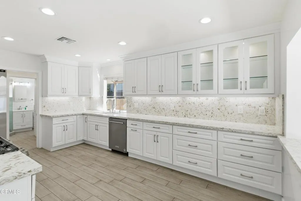 18600 Cantara Street, Los Angeles, CA 91335 - Photo 4 of 17, Los Angeles, CA