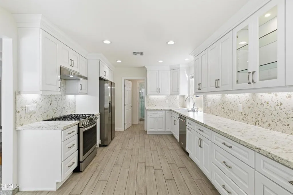 18600 Cantara Street, Los Angeles, CA 91335 - Main photo, Los Angeles, CA