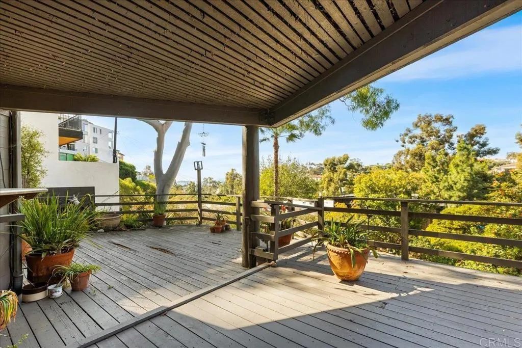 https://cdn.realtyfeed.com/cdn/127/306643952/2d0306b380d3f8323423075cc2489257.webp