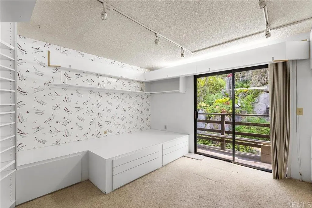 https://cdn.realtyfeed.com/cdn/127/306643952/d32c1883d1c37869157a5e1624c0b319.webp