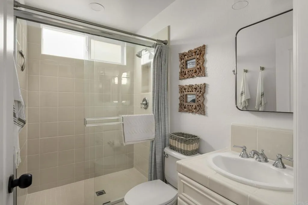 https://cdn.realtyfeed.com/cdn/127/306644009/90226f817e7b1b4155bd8ef2e202fb5d.webp