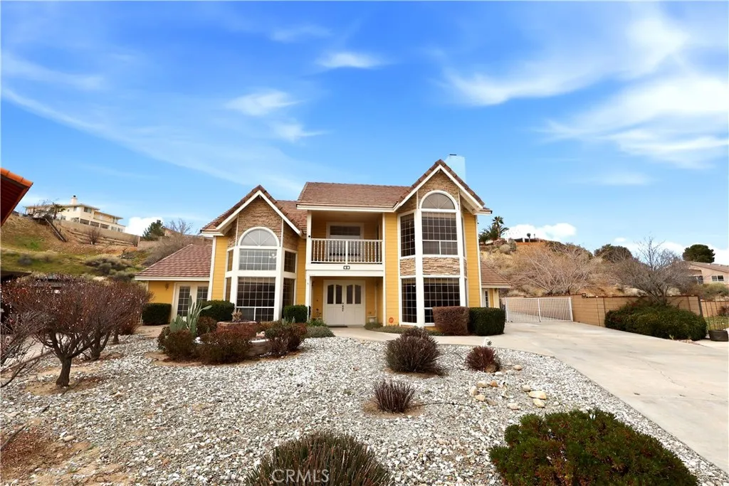 17850 Portside Ln, Victorville, CA 92395 - Main photo, Victorville, CA