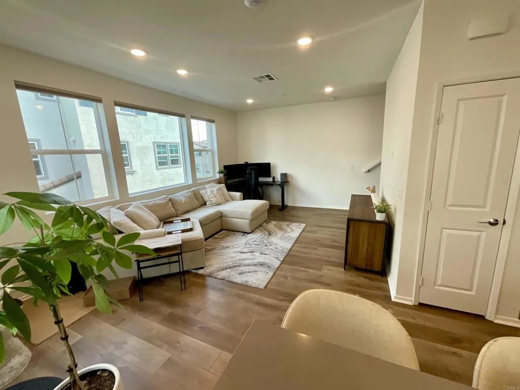 Photo #11: NDP2601462 Listing: Photo #11