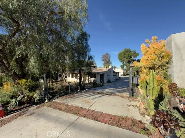 https://cdn.realtyfeed.com/cdn/127/306644202/624100f3aaa8ae3bc0fa7aa442cbdfdb.webp