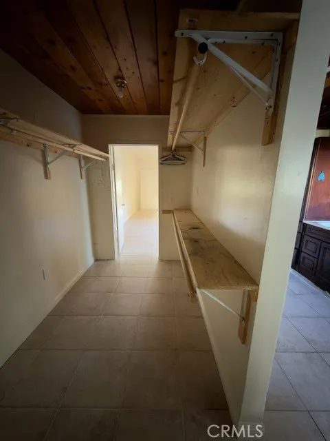 https://cdn.realtyfeed.com/cdn/127/306644202/71bec9d1f32525ea93f5b7e7d65b9d17.webp