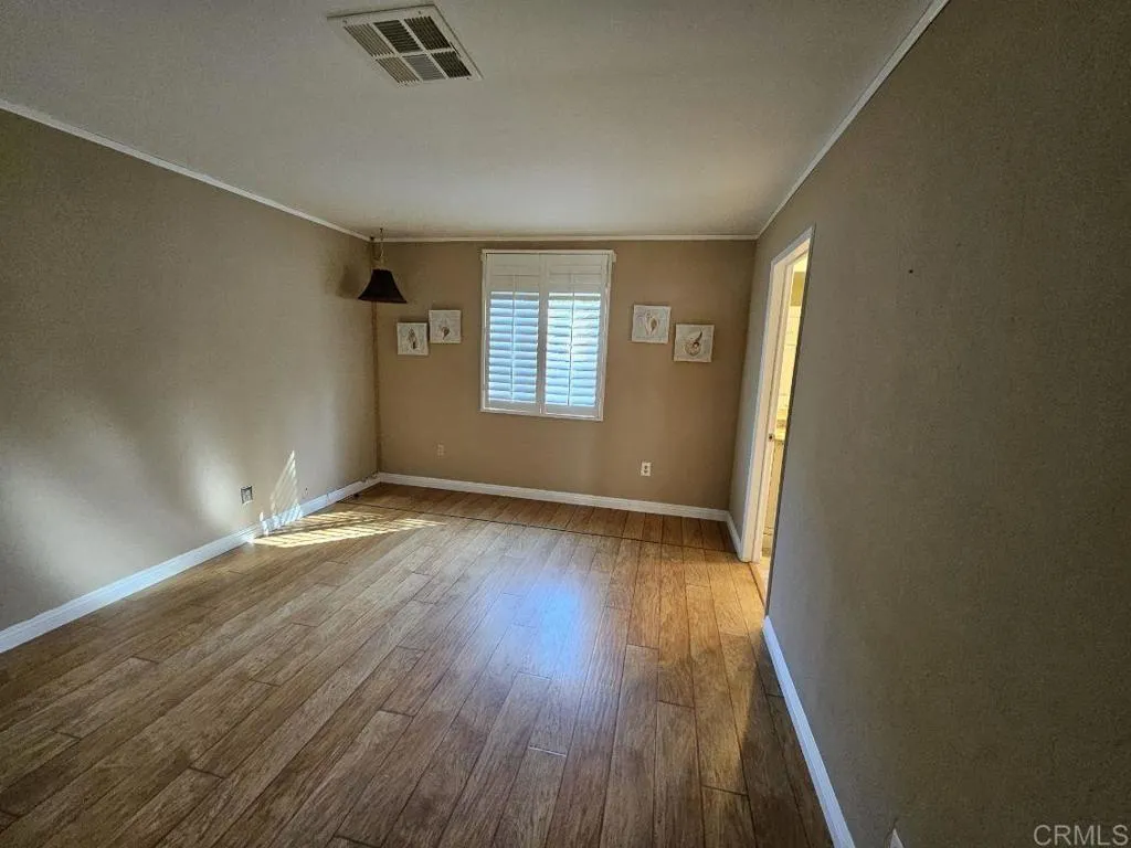 https://cdn.realtyfeed.com/cdn/127/306644206/8b0b22d73b9b5720690776aedeec3ac0.webp