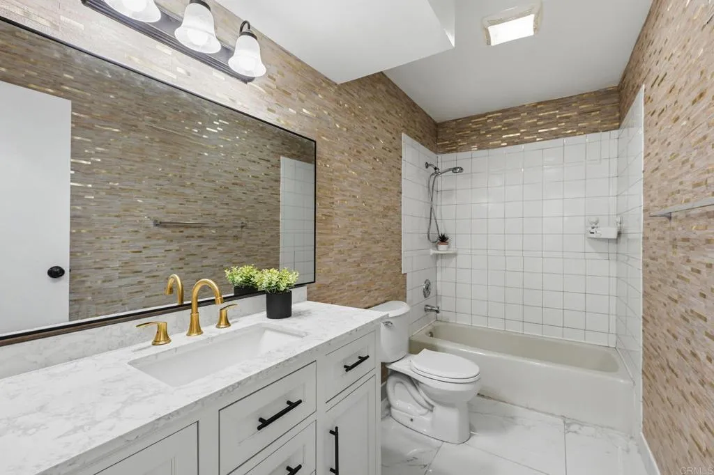 https://cdn.realtyfeed.com/cdn/127/306644262/65593d99365d9866d518011993db6cd2.webp