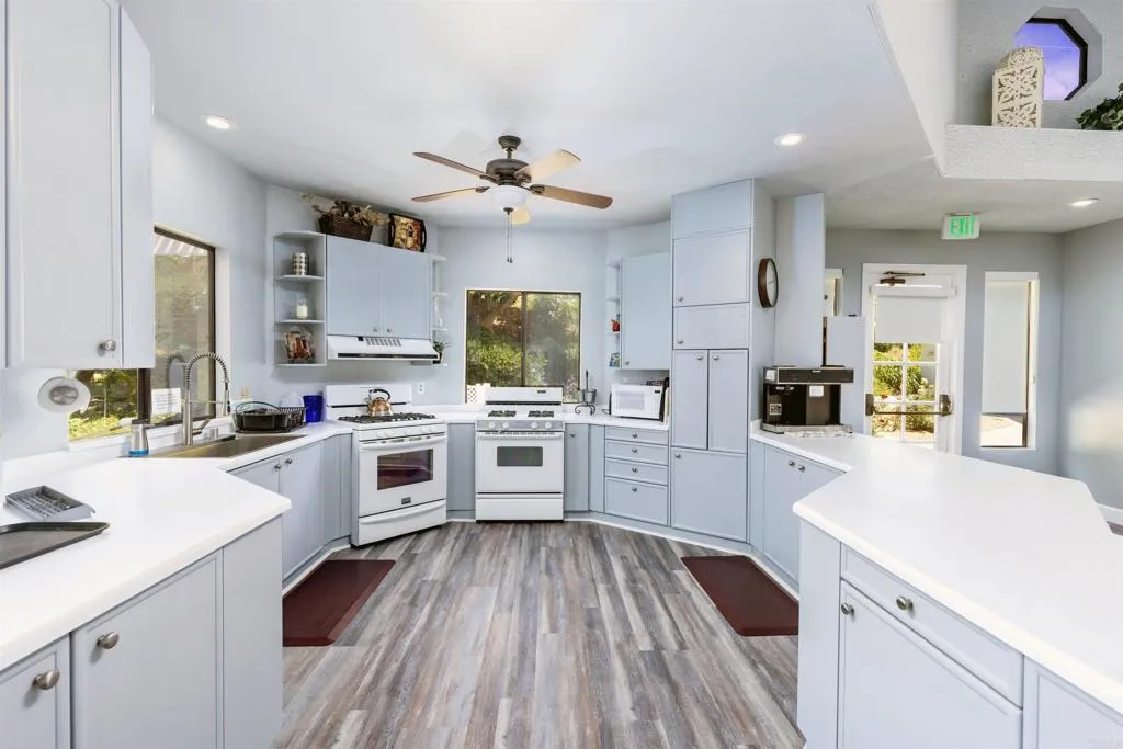 https://cdn.realtyfeed.com/cdn/127/306644274/5d8db4a6f5f7cc1e21e4ea73985e413a.webp