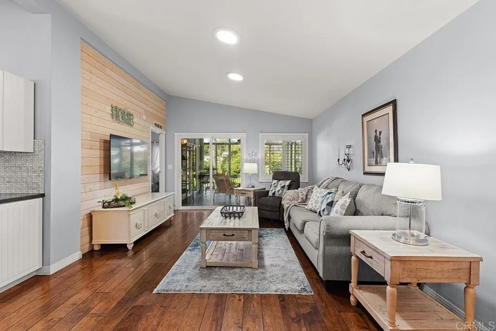 https://cdn.realtyfeed.com/cdn/127/306644274/de4fdff9becb2f12a5b1b00773a26605.webp