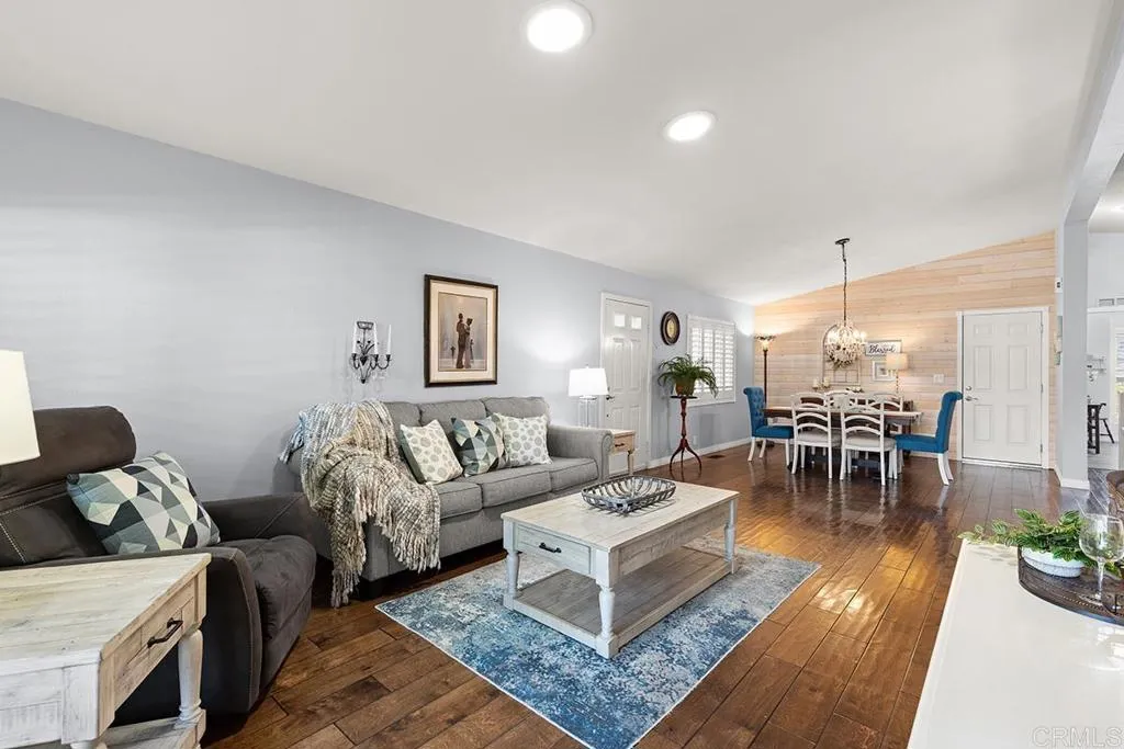 https://cdn.realtyfeed.com/cdn/127/306644274/e9b633848e0ce1f8c2812dcfbdc32329.webp