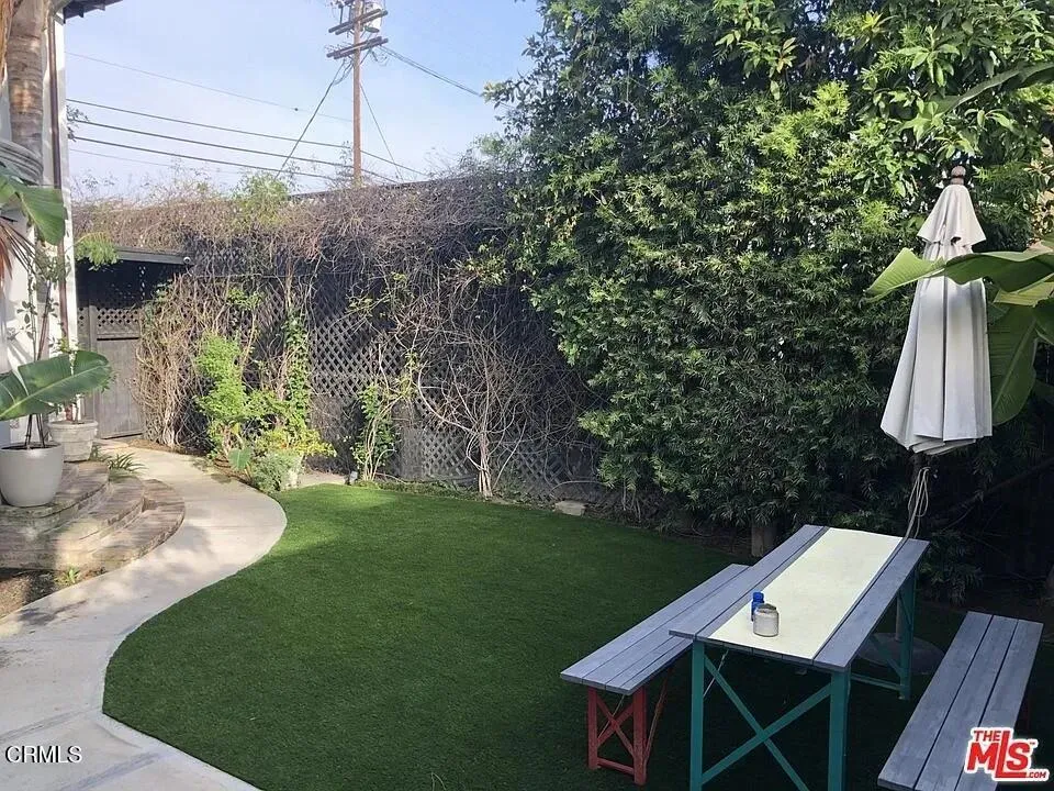835 Sycamore Avenue, Los Angeles, CA, 90038