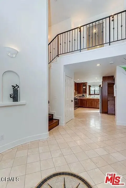 835 Sycamore Avenue, Los Angeles, CA, 90038