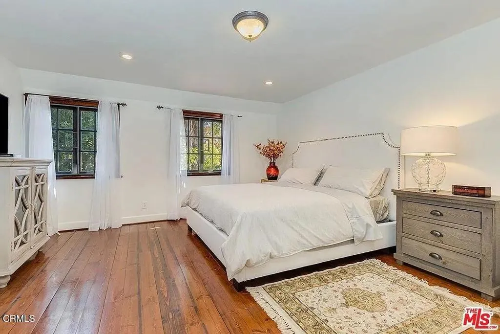 835 Sycamore Avenue, Los Angeles, CA, 90038