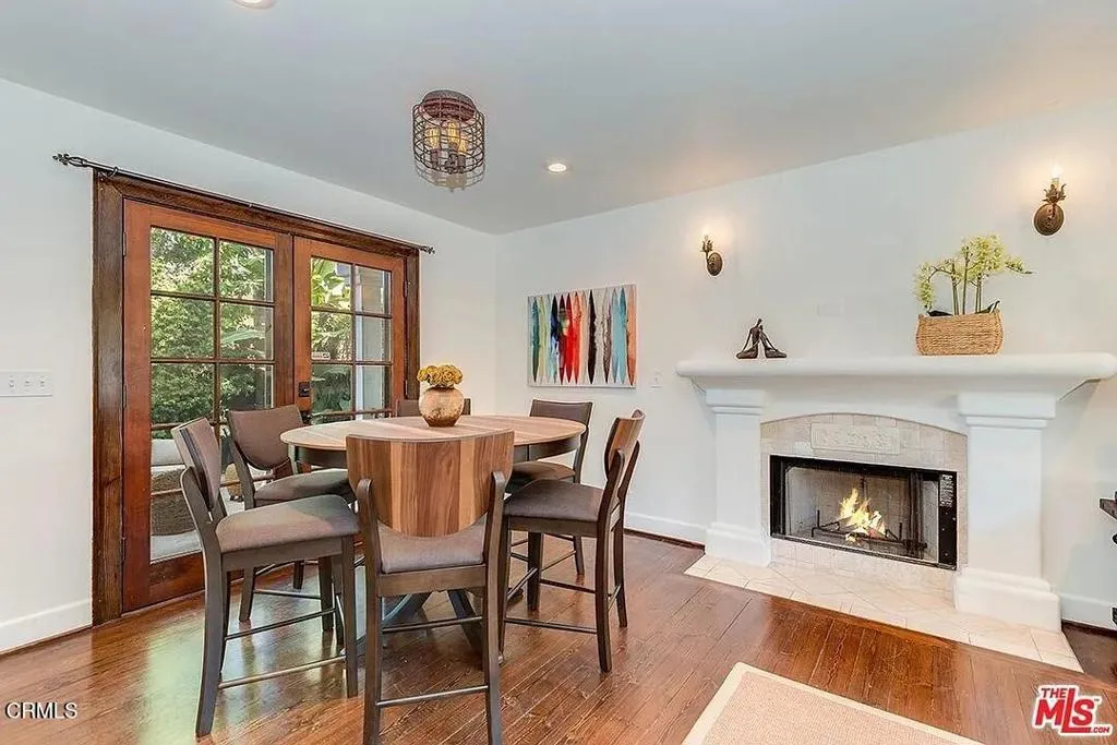 835 Sycamore Avenue, Los Angeles, CA, 90038