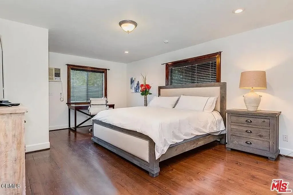 835 Sycamore Avenue, Los Angeles, CA, 90038