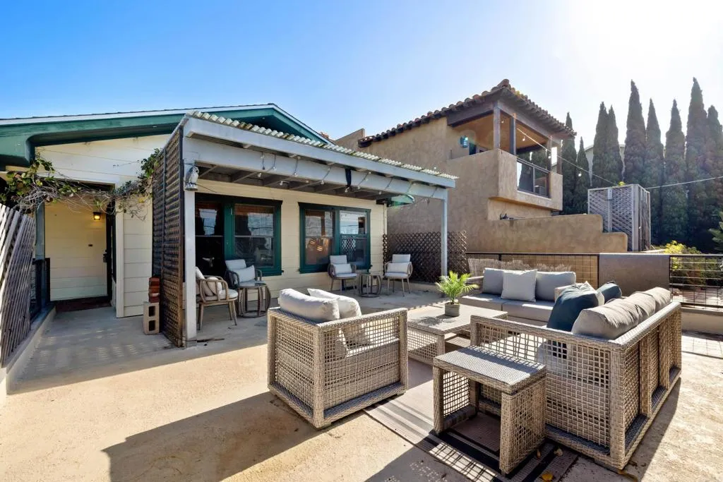 https://cdn.realtyfeed.com/cdn/127/306644310/3361348f99cc9f68d3ea9d32ab09d361.webp