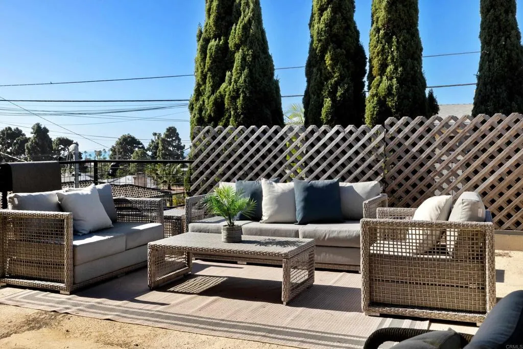 https://cdn.realtyfeed.com/cdn/127/306644310/c27362f370495cb1295803915620ea81.webp
