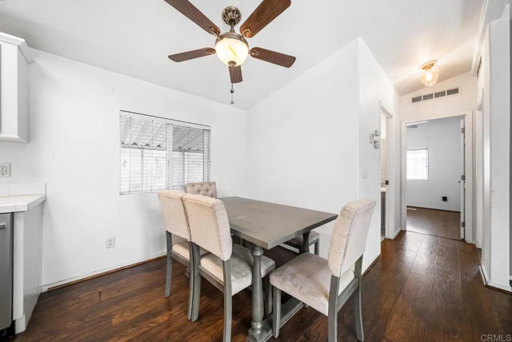 https://cdn.realtyfeed.com/cdn/127/306644328/5e89c2274163dd1b8c5feac91436a141.webp