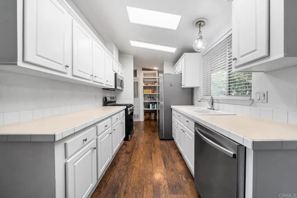 https://cdn.realtyfeed.com/cdn/127/306644328/641b371de16bd163af2423c8c1afee00.webp