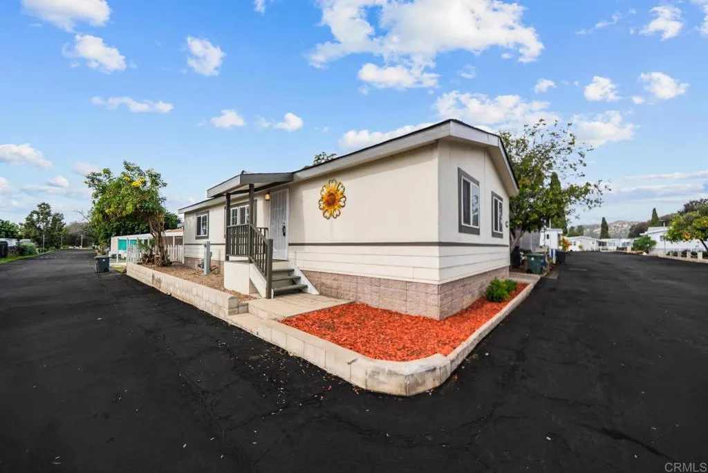 https://cdn.realtyfeed.com/cdn/127/306644328/66148a89539ad76462d32bde8038747a.webp