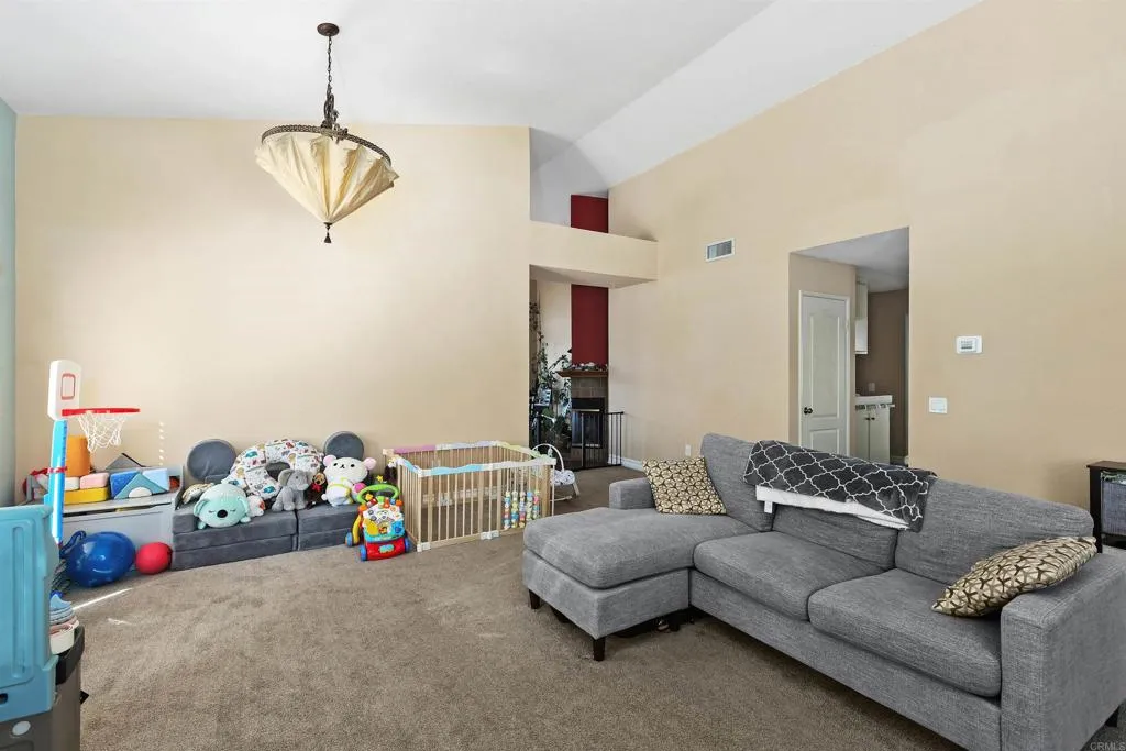https://cdn.realtyfeed.com/cdn/127/306644351/3751adc9154f9dca2b6c88e4c48bd3c6.webp