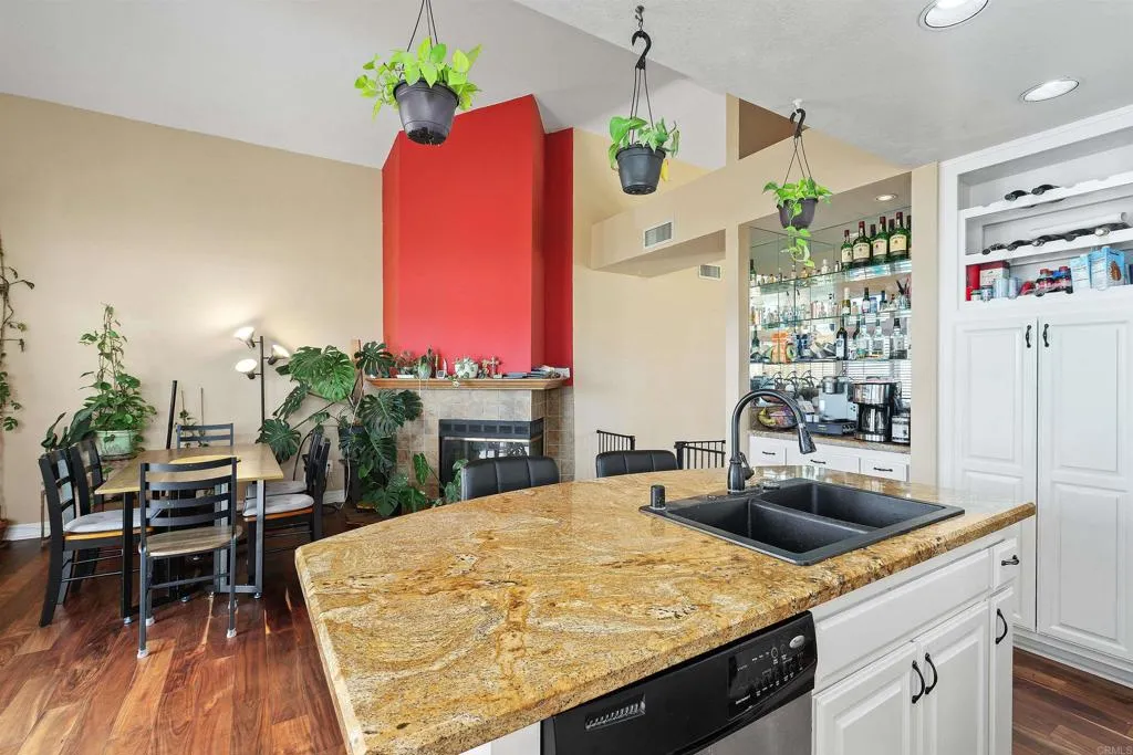 https://cdn.realtyfeed.com/cdn/127/306644351/831c5da5067d9458729d80602e440616.webp
