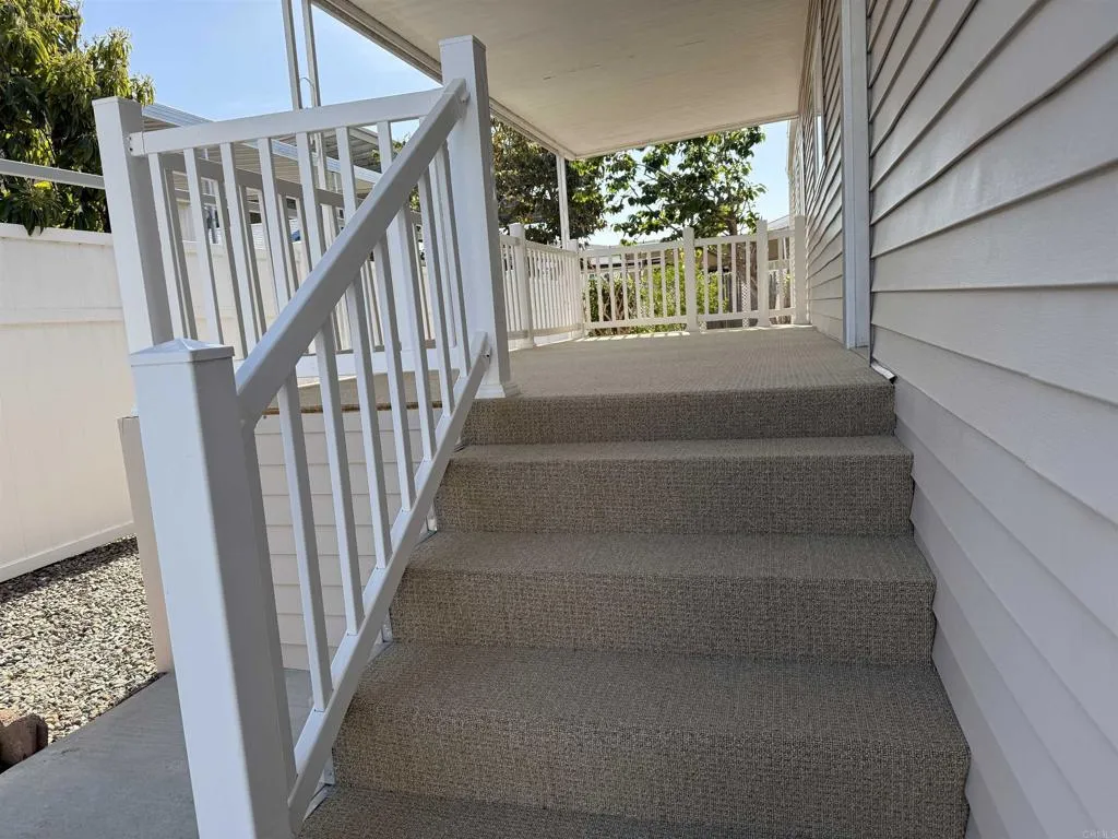 https://cdn.realtyfeed.com/cdn/127/306644414/2f82644182a1141db8c6af2a85e5976c.webp