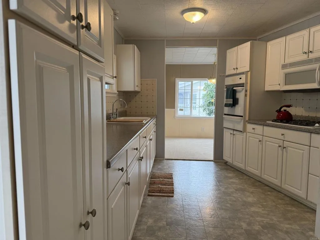 https://cdn.realtyfeed.com/cdn/127/306644414/435aaa892ce042fdd29caa0ef4a76fa6.webp
