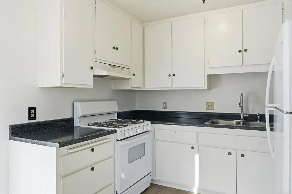 Photo #11: PTP2601208 Listing: Photo #11