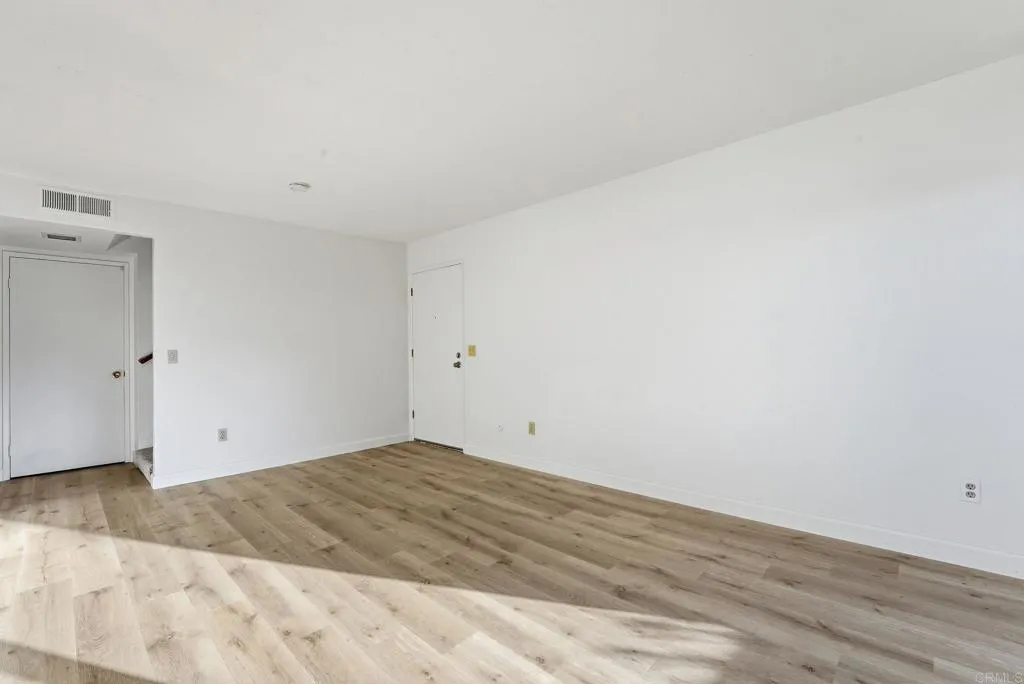 Photo #3: PTP2601208 Listing: Photo #3