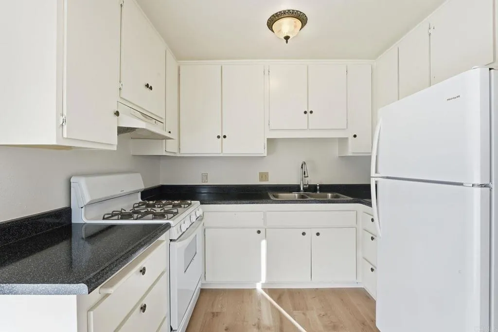 Photo #12: PTP2601208 Listing: Photo #12