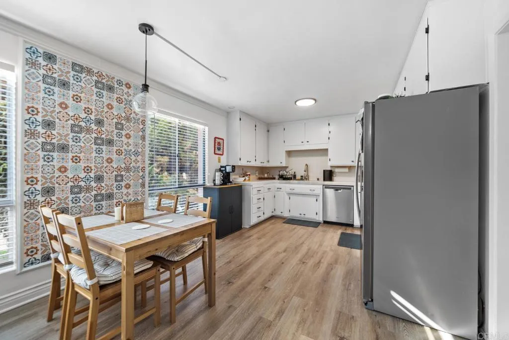 https://cdn.realtyfeed.com/cdn/127/306644531/0f6ec8ae9c89db1dc72a25f0aaf24410.webp