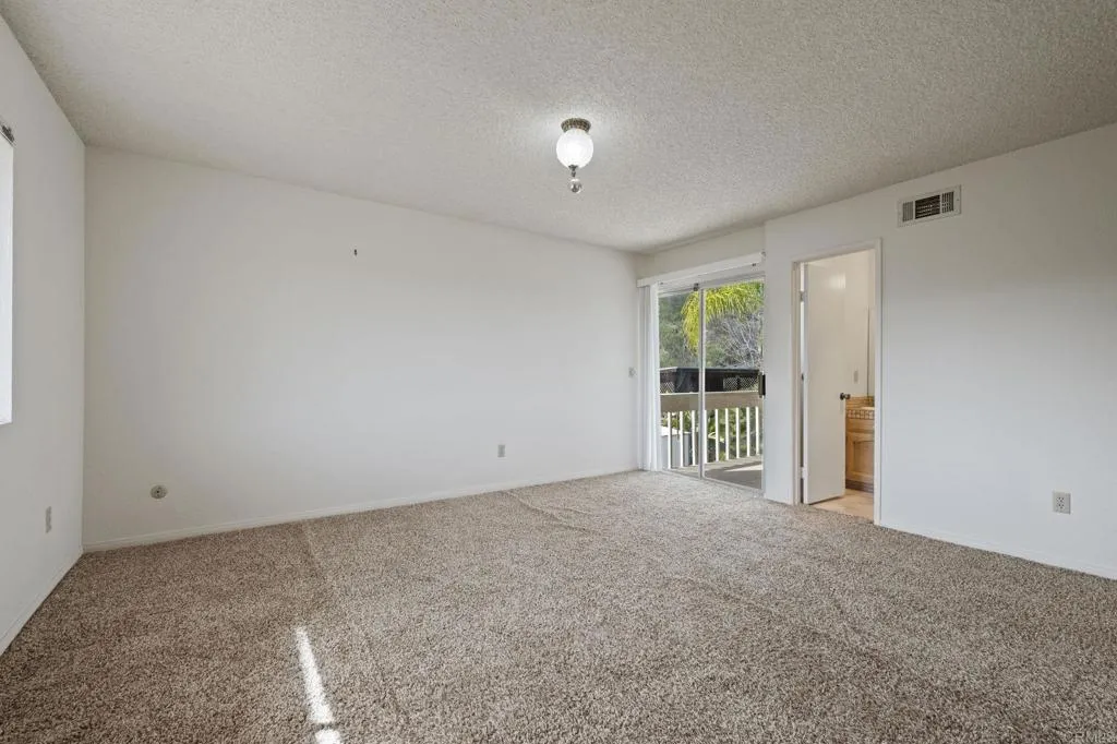 https://cdn.realtyfeed.com/cdn/127/306644576/864f6078de9796504c2776bf763b50d5.webp
