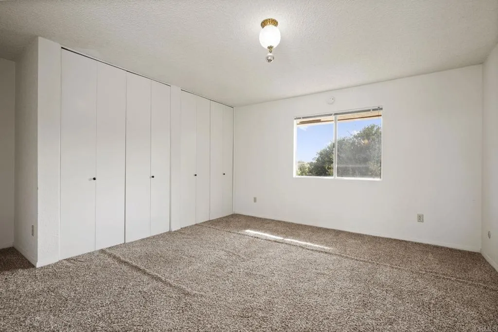 https://cdn.realtyfeed.com/cdn/127/306644576/9fdcdb7b043755826b2882c8747714ac.webp