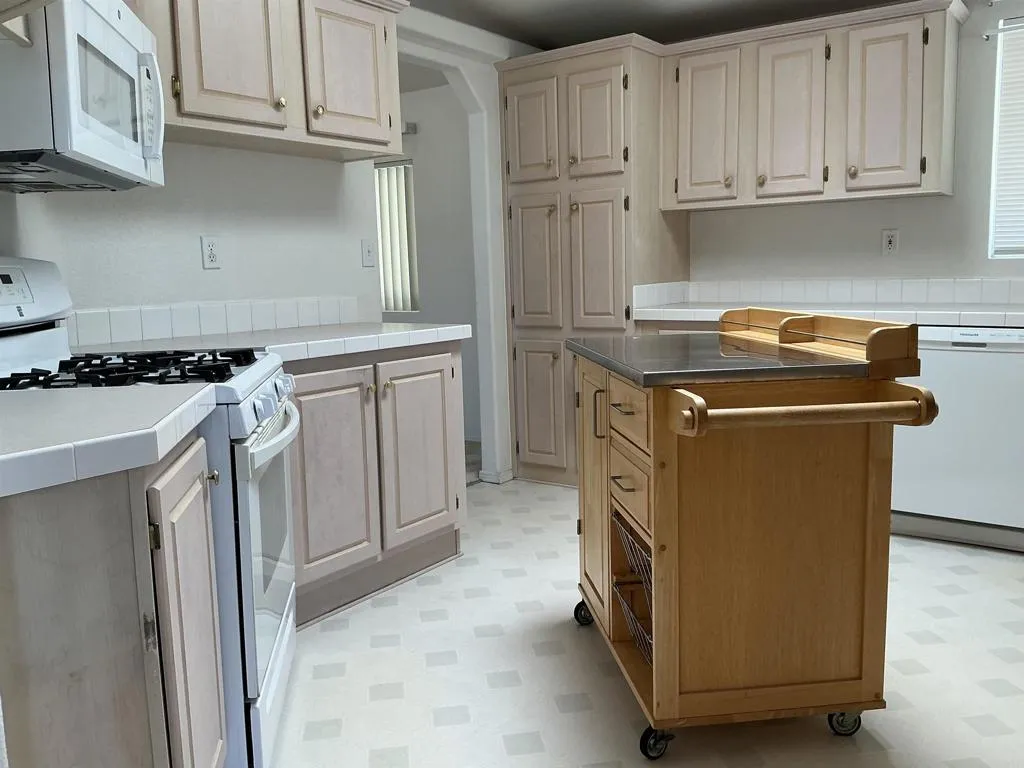 https://cdn.realtyfeed.com/cdn/127/306644599/6ed89b36ef85cc54e1df413ac7163f05.webp