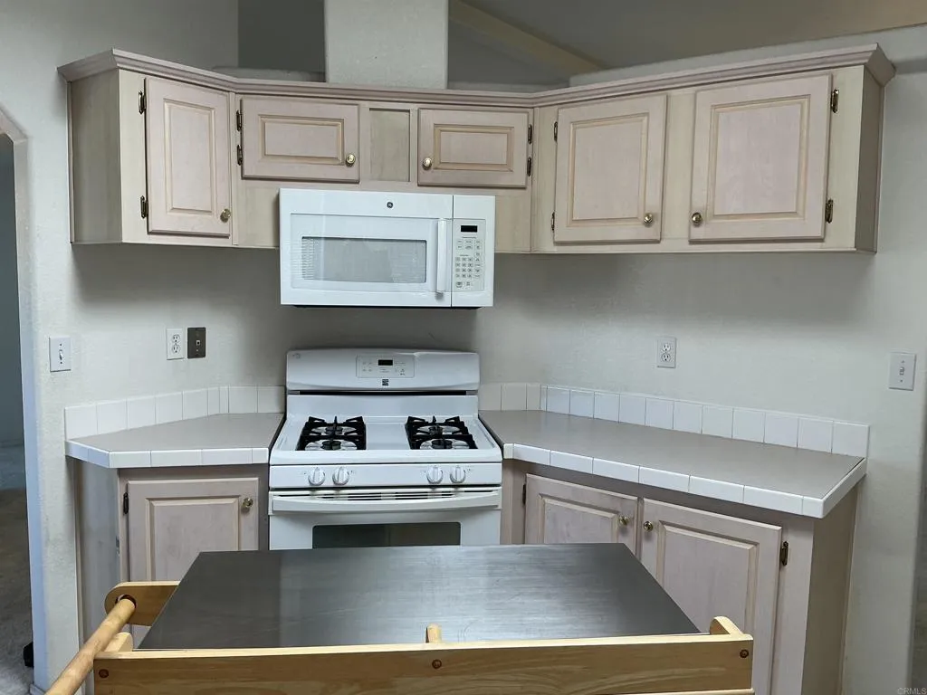 https://cdn.realtyfeed.com/cdn/127/306644599/983ad584d6d2e058c12d209200abdd24.webp