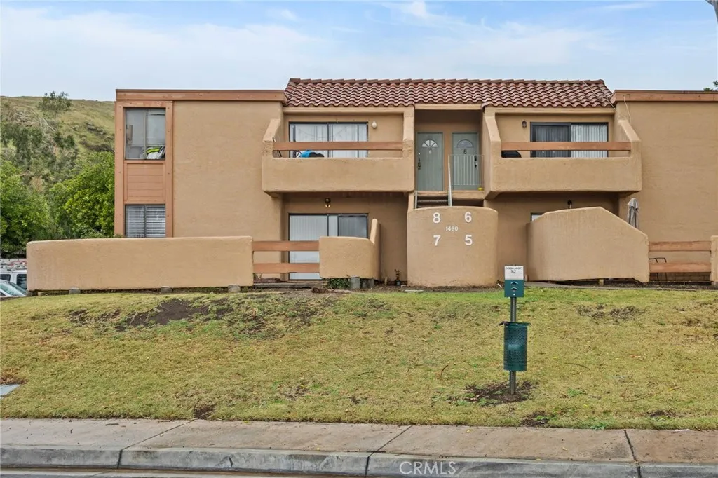 1480 W Edgehill Road 7