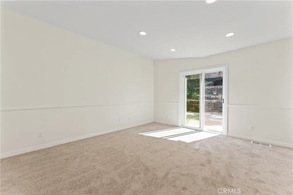 https://cdn.realtyfeed.com/cdn/127/306644720/789e51b87f99a9ffd60d3d948488ee6e.webp