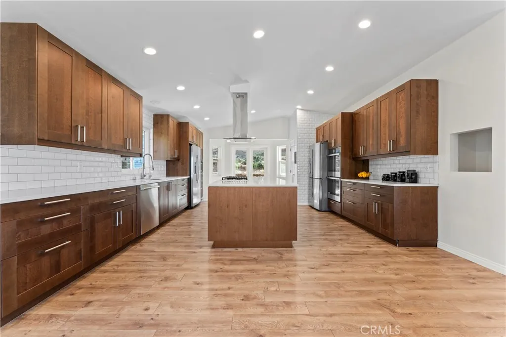 https://cdn.realtyfeed.com/cdn/127/306644720/d27bcaa8131ef32f6f44ac7b8138c2a7.webp