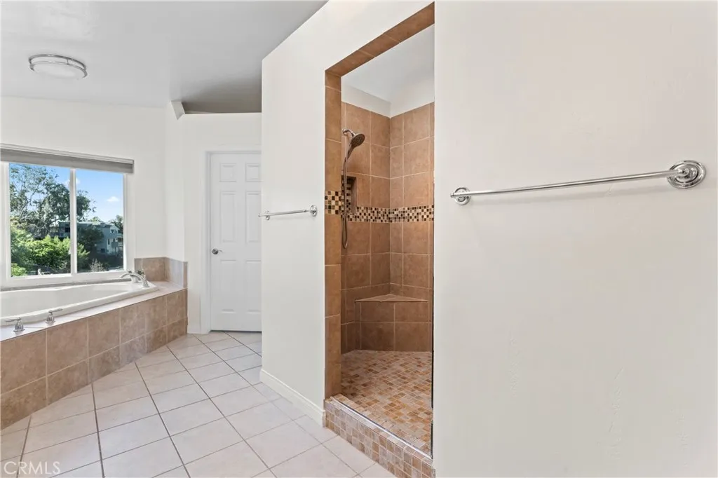 https://cdn.realtyfeed.com/cdn/127/306644720/e79ec4f8e24cebbfa061b5a16fe386fb.webp