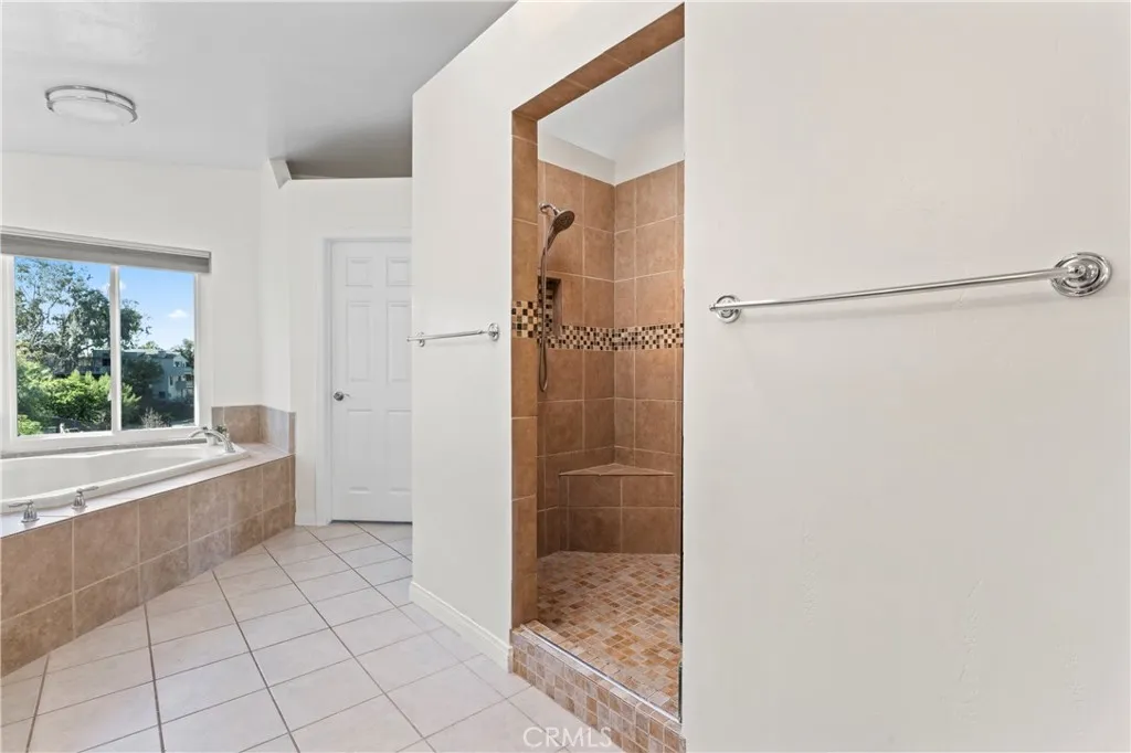 https://cdn.realtyfeed.com/cdn/127/306644720/e87bf8e5226d8c7bfb7380b0eb17568f.webp