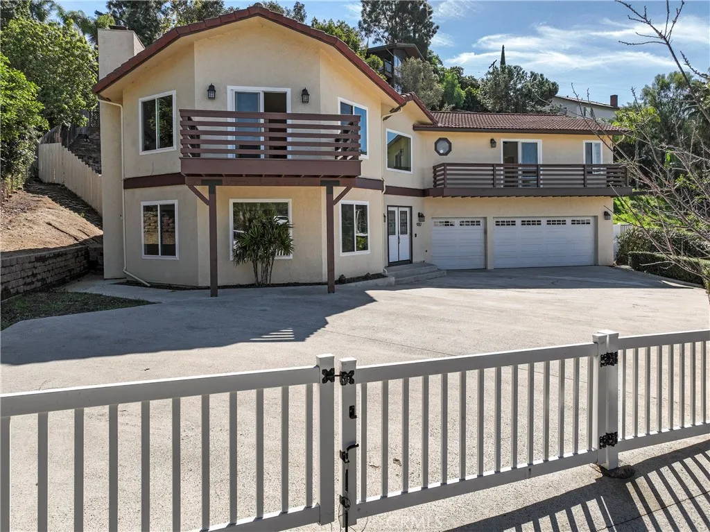 https://cdn.realtyfeed.com/cdn/127/306644720/f7a7faa563b60d8993bda45f48277569.webp