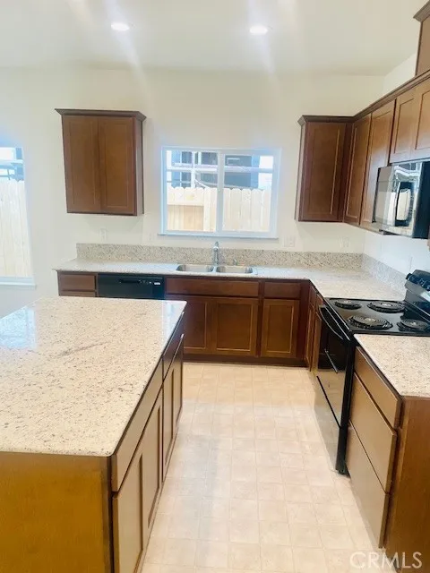 129 Squaw Valley Dr., Merced, CA 95341 - Photo 3 of 11, Merced, CA